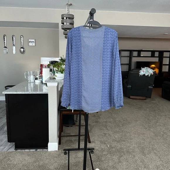 Coldwater Creek blue with beading Blouse. Size Large 14-16 - Picture 2 of 7